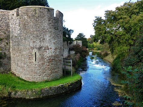 Photographs of Bishop's Palace, Somerset, England: Eastern moat