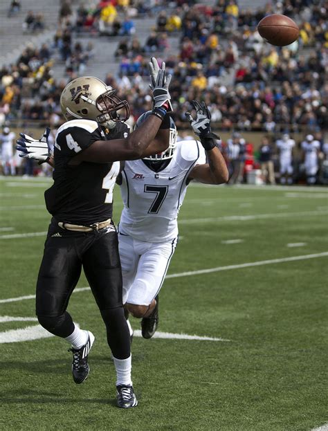 7 WMU football players earn Phil Steele Preseason All-MAC honors ...