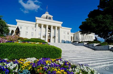 Alabama State Capitol Building Photograph by Danny Hooks - Pixels