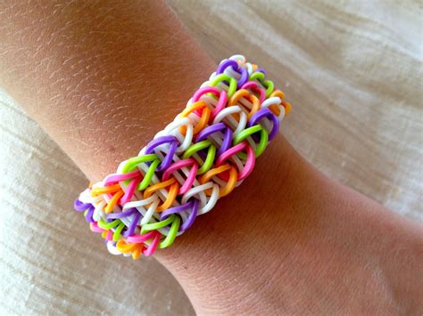 Rainbow Loom friendship bracelet rubber bands in purple pink