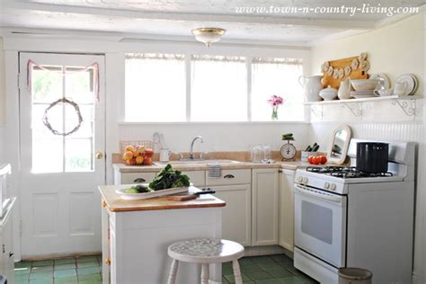 The American Kitchen ~ Farmhouse Style - Town & Country Living