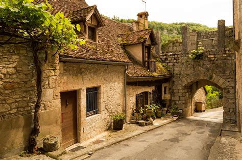 10 Beautiful Towns You Need To Visit In The South Of France - Hand Luggage Only - Travel, Food ...