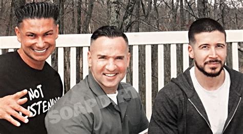 'Jersey Shore Family Vacation' Spoilers: Pauly and Vinny Visit Mike "The Situation" in Prison ...