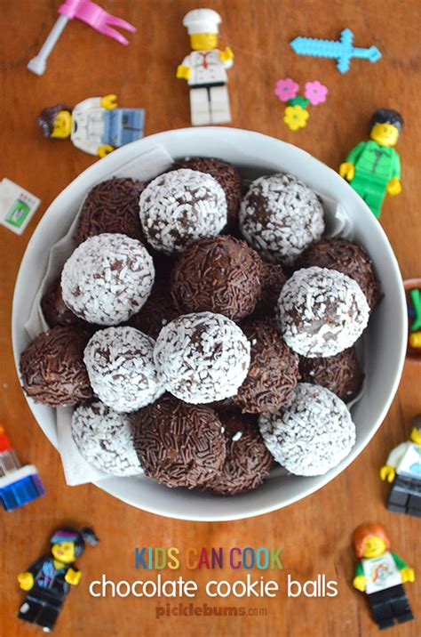 Easy Chocolate Cookie Balls - two ways! - Picklebums