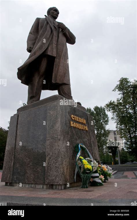 Stepan bandera statue hi-res stock photography and images - Alamy