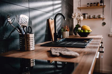 The Ultimate Guide to Using Black Tile in Your Kitchen | Hadley Court ...