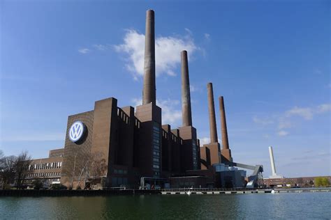 Volkswagen’s Wolfsburg Factory Celebrates Production of 42 Million Cars