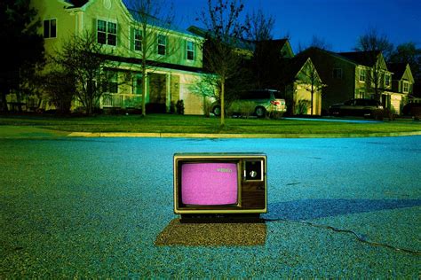 Vintage TV with pink screen | Free Photo - rawpixel