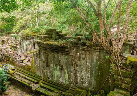 A Guide to Visit Beng Mealea Temple | Tours By Jeeps