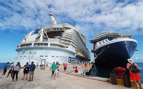 Four Strange Days Aboard the Biggest Cruise Ship to Sail From Texas – Texas Monthly