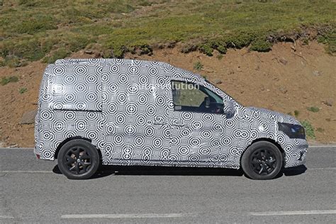 2021 Renault Kangoo Makes Spyshots Debut, Should Go Electric ...