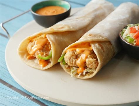 Crispy Chicken Paratha Roll – Food Fusion