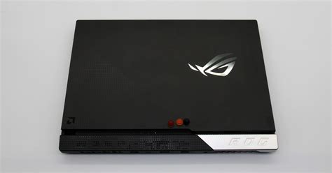 Asus ROG Strix G15 Advantage Edition G513 Review | HPL