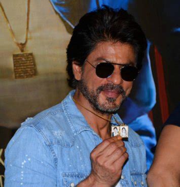 I Am Extremely Bad But My Dimples Save Me, Says Shah Rukh Khan At ...