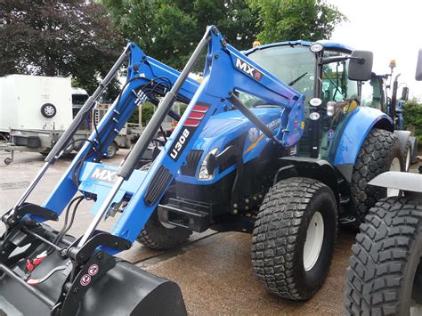 New Holland T5-105 Tractor with Loader – N6546 – Campey Turf Care Systems