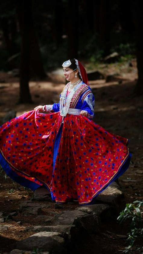 Gaddi bride , himachal pradesh | Dress culture, Indian bride, Bridal chuda