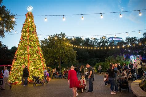 ‘Tis the Season for Zoo Lights - The Houston Zoo