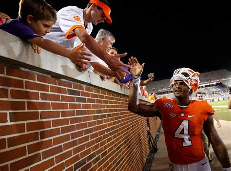 Clemson Quarterback Deshaun Watson Stays Cool While Taking the Heat - The New York Times