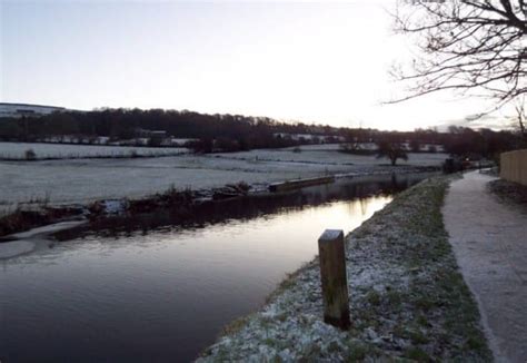 Crossflatts | Leeds & Liverpool Canal Wintery Morning | Picture | Bingley WaW