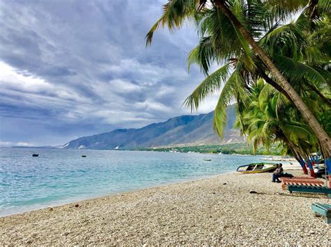 Beach in Port Au Prince, Haiti : pics