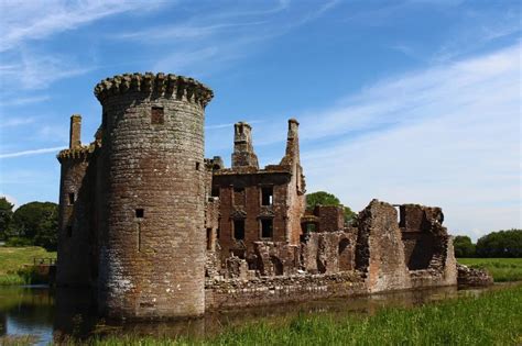 Our Maxwell family's historic castle - Review of Caerlaverock Castle, Dumfries, Scotland ...