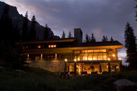 Moraine Lake Lodge at dusk | Lake lodge, Moraine lake lodge, Banff lodge