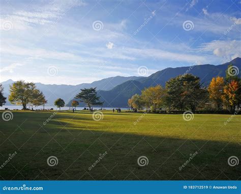 Early Autumn at Lake Kawaguchi Stock Image - Image of birds, early ...