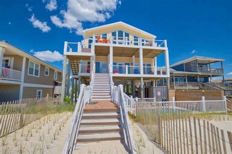 Vacation rentals with pools in Topsail Beach from $60 | HomeToGo