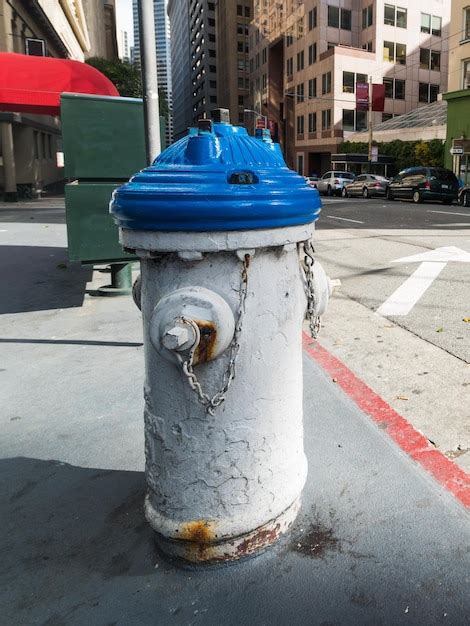 Premium Photo | Fire hydrant in downtown san francisco