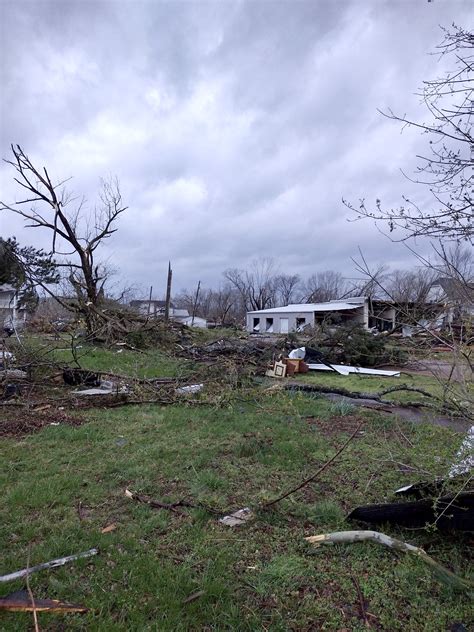 Missouri tornado kills multiple people, wreaks havoc