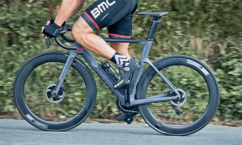 BMC Timemachine Road adds discs, integrated bar, even race hydration in ...