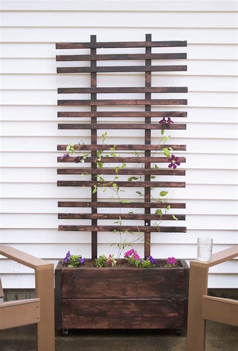 DIY Trellis Planter Box Tutorial & Giveaway! - Deuce Cities Henhouse