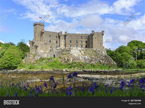 Dunvegan Castle & Image & Photo (Free Trial) | Bigstock