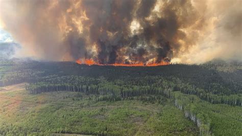 Smoke from Canadian fires is pouring into the US and could linger for ...