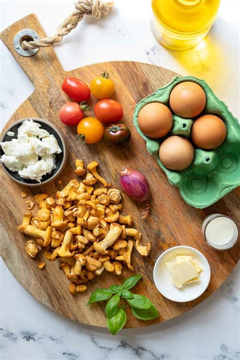 Mushroom Omelette with Tomato & Goat's Cheese | Elle Republic