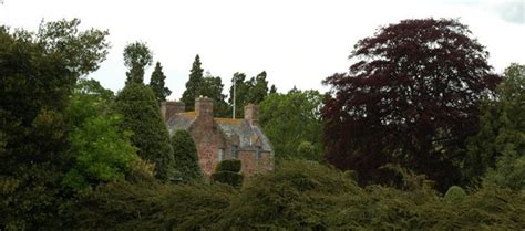 Fingask Castle © Alastair Muirhead :: Geograph Britain and Ireland