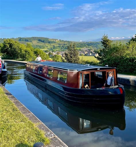 Wide beam canal boat hire on the Leeds & Liverpool Canal | Anglo Welsh Ltd