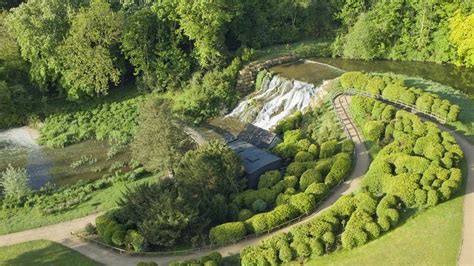 Blenheim Palace's Formal Gardens to get major makeover - BBC News