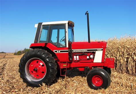 1977 IH 1086 Vintage Tractor