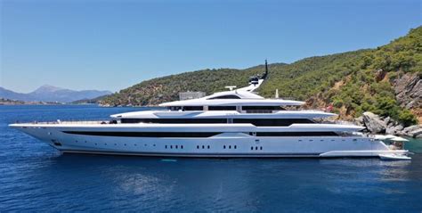 Luxury Motor Yachts for Charter | YachtCharterFleet