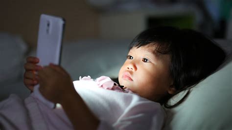 When Should Kids Get Smartphones? (Survey) - Panda Security