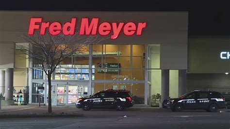 'Pray for me': Tigard Fred Meyer robbed at gunpoint - YouTube