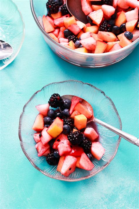 Macedonia, Italian fruit salad with sugar and lemon - SugarLoveSpices