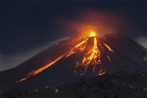 富士山出现喷发前兆，东京恐被火山灰覆盖，中国记者24小时直播_腾讯新闻