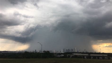 Photo of Dallas Downpour Sums Up the City's Soggy Weekend | The Weather Channel