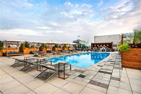 The Liaison Capitol Hill’s rooftop pool’s makeover includes aquacycling classes - Curbed DC