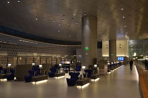 Review: Qatar Airways Al Mourjan Business Lounge, Doha Hamad ...