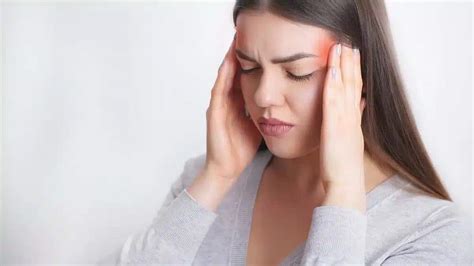 Migraine Eye Pain: Symptoms, Causes and Treatment Options