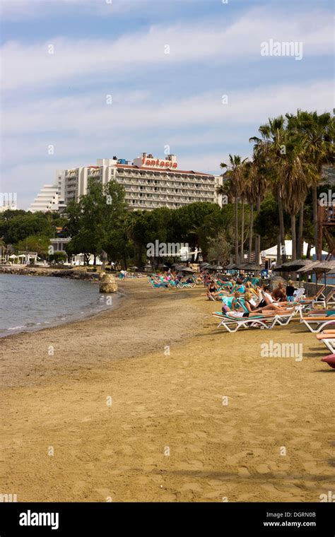 Mersin beach hi-res stock photography and images - Alamy