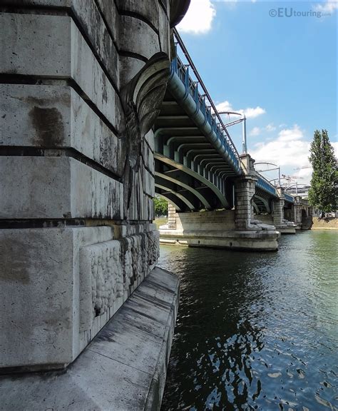 High Definition photos of the River Seine in Paris France